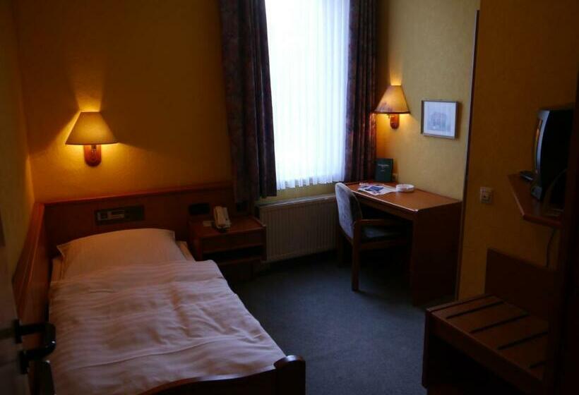 غرفة قياسية فردية, Deutsche Eiche Northeim