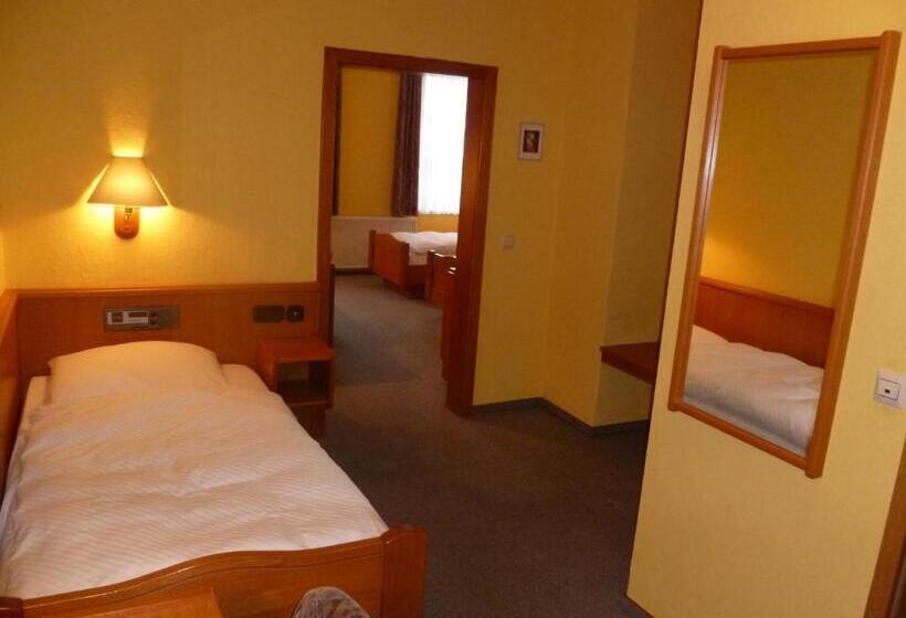 غرفة قياسية ثلاثية, Deutsche Eiche Northeim