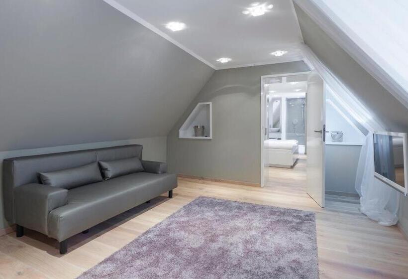 수피리어 룸, Domschenke