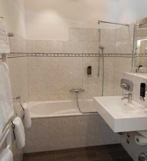 Номер Стандарт, Europa