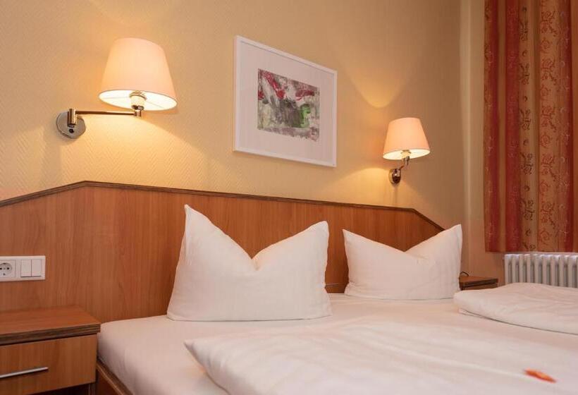 Номер Стандарт, Europa