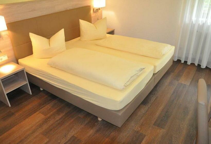 标准间, Grüner Hof