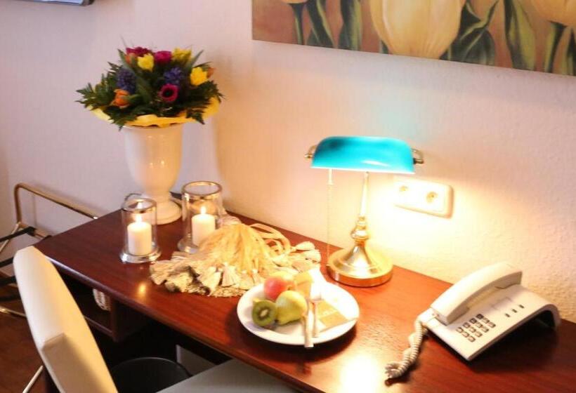 스탠다드 룸, In Piazza