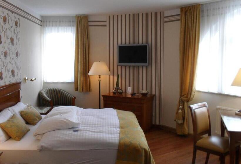 컴포트 룸, In Piazza