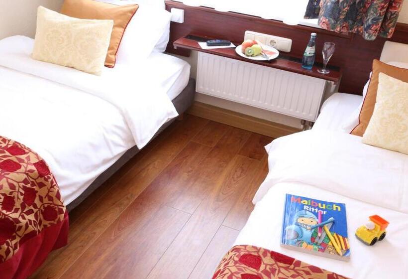 غرفة عائلية, In Piazza