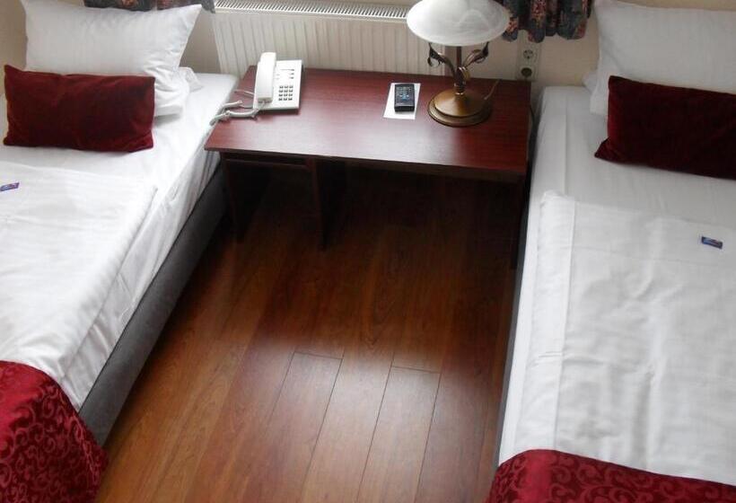 패밀리 룸, In Piazza