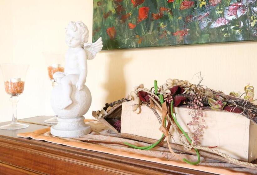 컴포트 싱글 룸, In Piazza