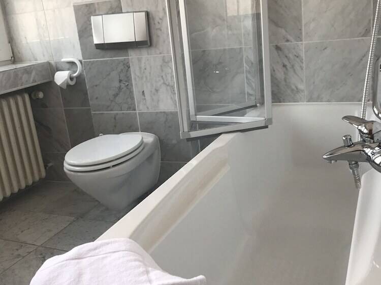 스탠다드 룸, Kölner Hof