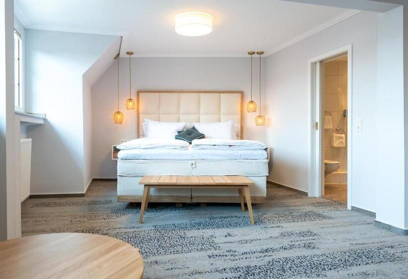 스탠다드 룸, Rats