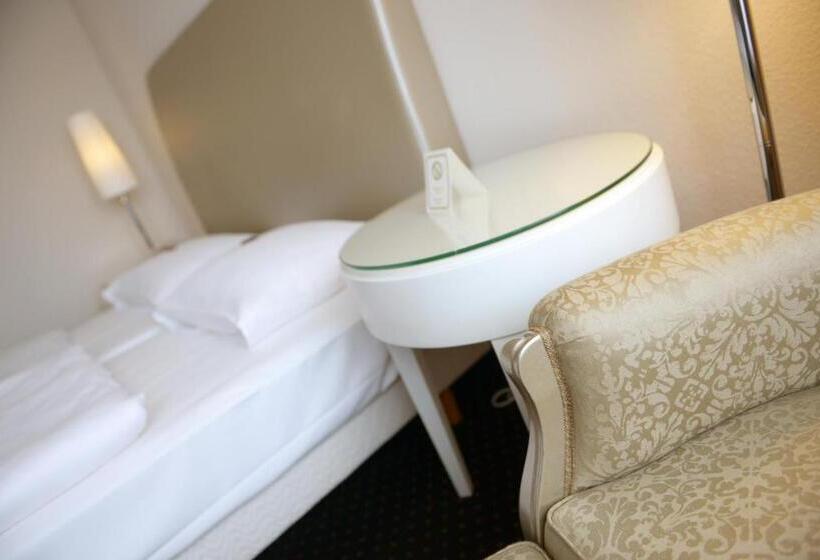 غرفة قياسية, & Restaurant Schönau