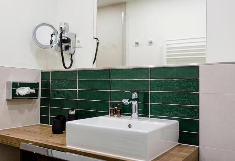 家庭套房, Restaurant Zwergschlösschen