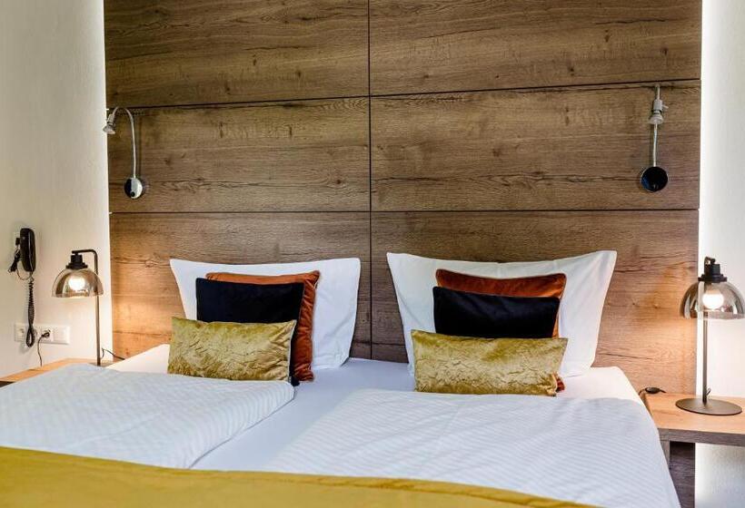 家庭套房, Restaurant Zwergschlösschen