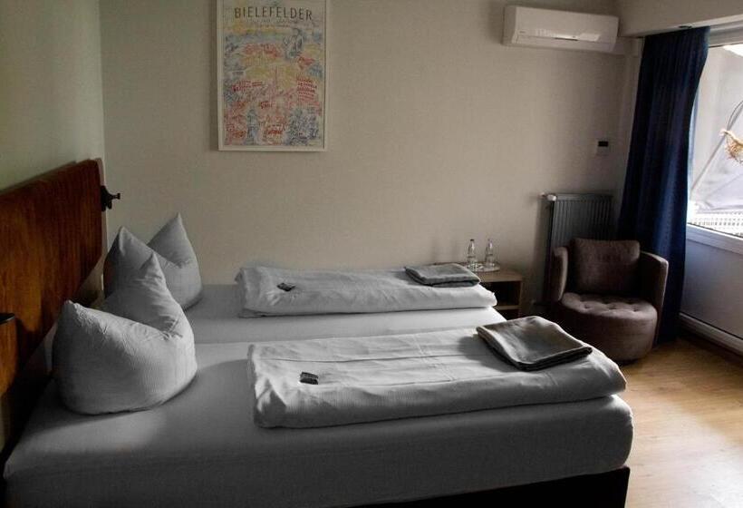 Номер Стандарт, Senator