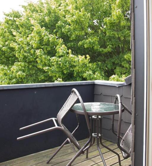 Номер Стандарт, Senator