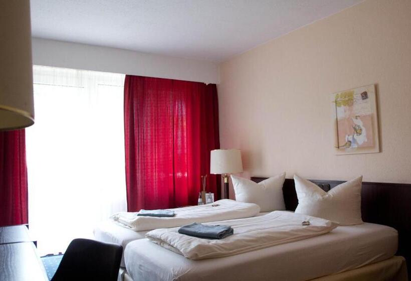 Номер Стандарт, Senator