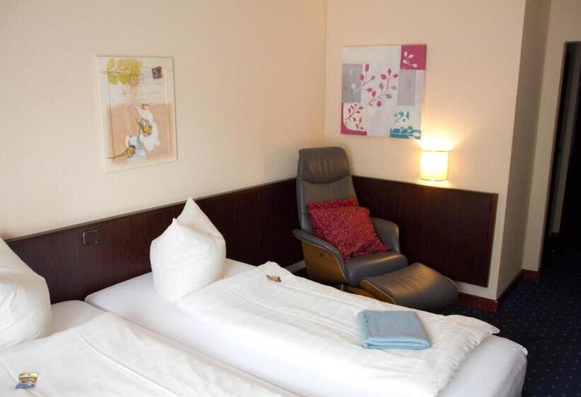 Номер Стандарт, Senator