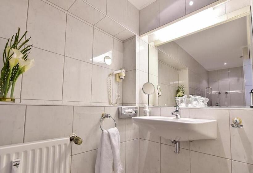 Номер Стандарт, Stadt Hotel Iserlohn