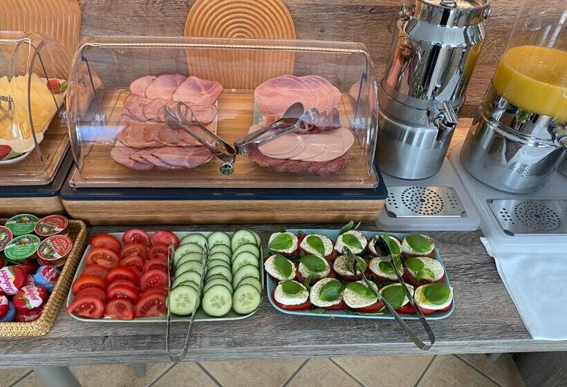 标准单人间, Victoria