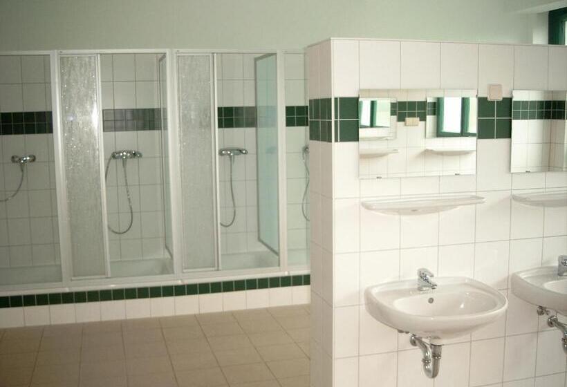 غرفة قياسية ثلاثية حمام مشترك, Internationales Gästehaus