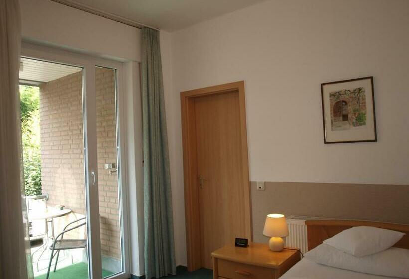 스탠다드 싱글 룸, Societät