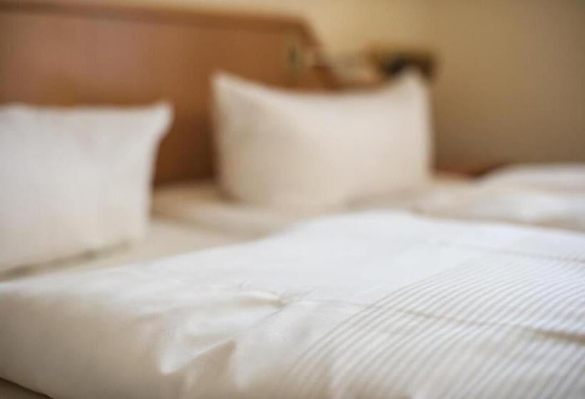 Номер Стандарт, Stargaze Forum Hotel Düsseldorf Hilden