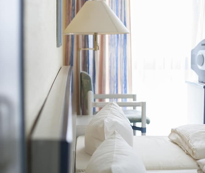 Номер Стандарт, Stargaze Forum Hotel Düsseldorf Hilden