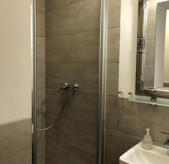 דירת חדר, Stella Apartments