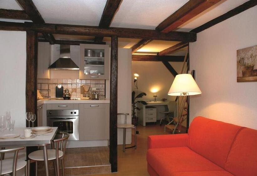 דירת חדר סופריור, Stella Apartments