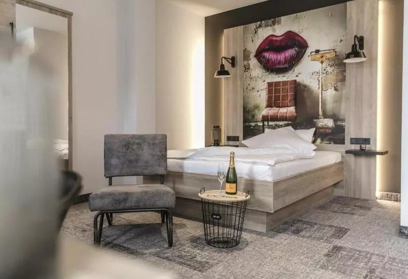اتاق استاندارد یک نفره, Alexxanders Hotel & Boardinghouse, Restaurant