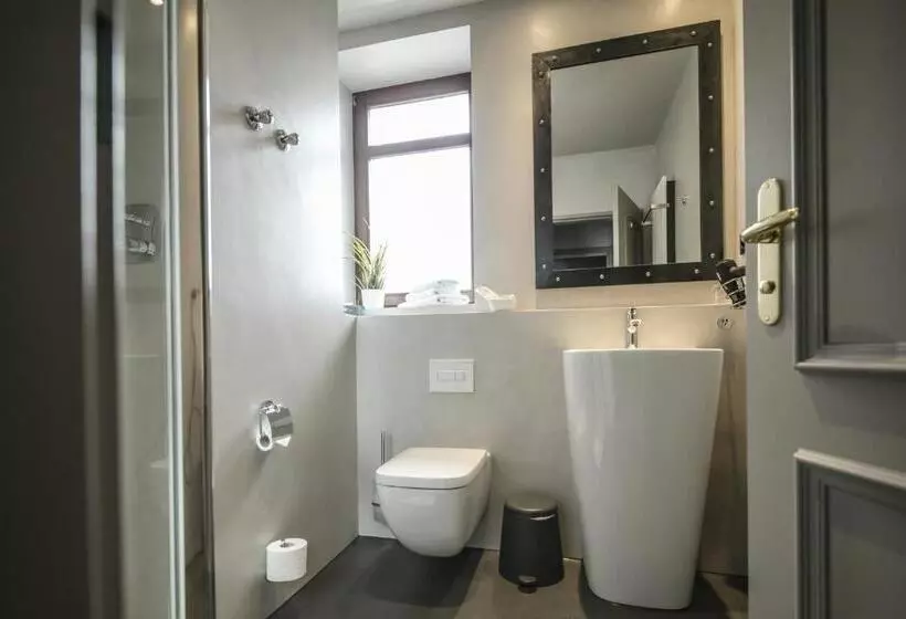 اتاق استاندارد یک نفره, Alexxanders Hotel & Boardinghouse, Restaurant