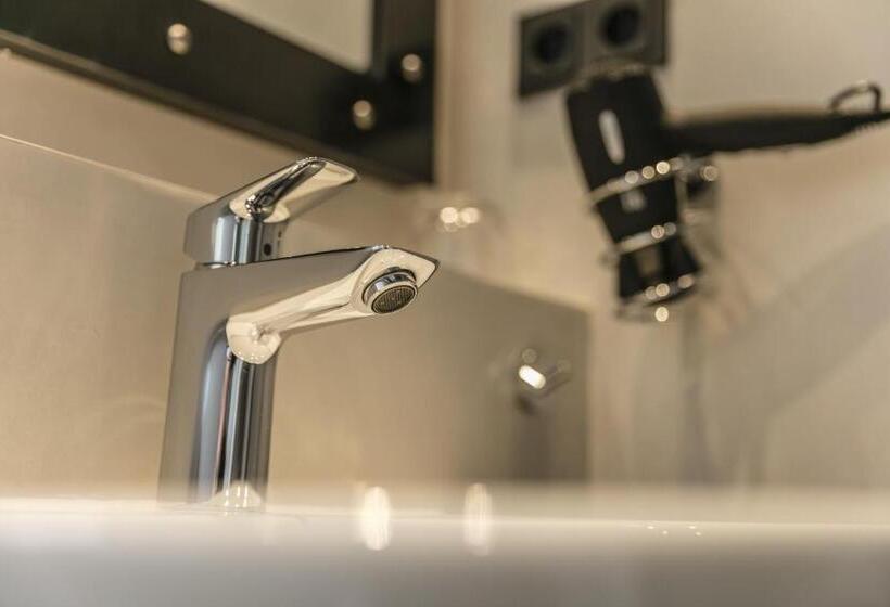 חדר סטנדרט יחיד, Alexxanders Hotel & Boardinghouse, Restaurant