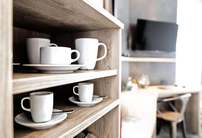 스탠다드 룸, Alexxanders Hotel & Boardinghouse, Restaurant