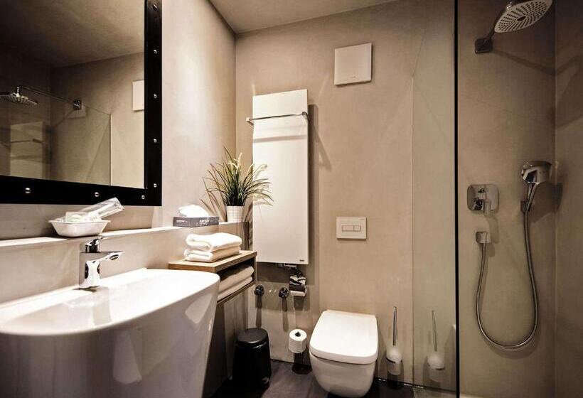 스탠다드 룸, Alexxanders Hotel & Boardinghouse, Restaurant