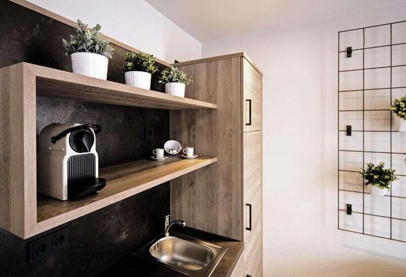 스탠다드 룸, Alexxanders Hotel & Boardinghouse, Restaurant