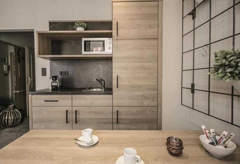 חדר סטנדרט, Alexxanders Hotel & Boardinghouse, Restaurant