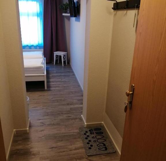 スタンダードルーム, Altes Badehaus