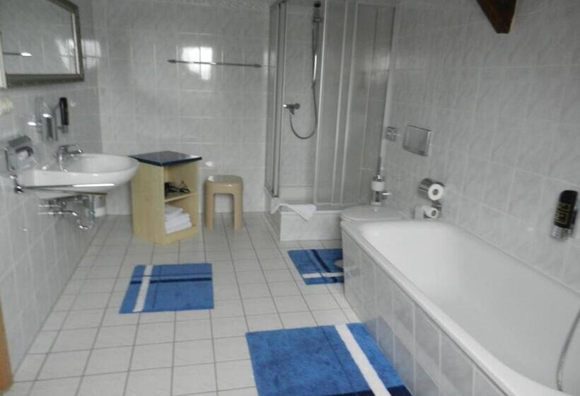 スイート, Altes Badehaus