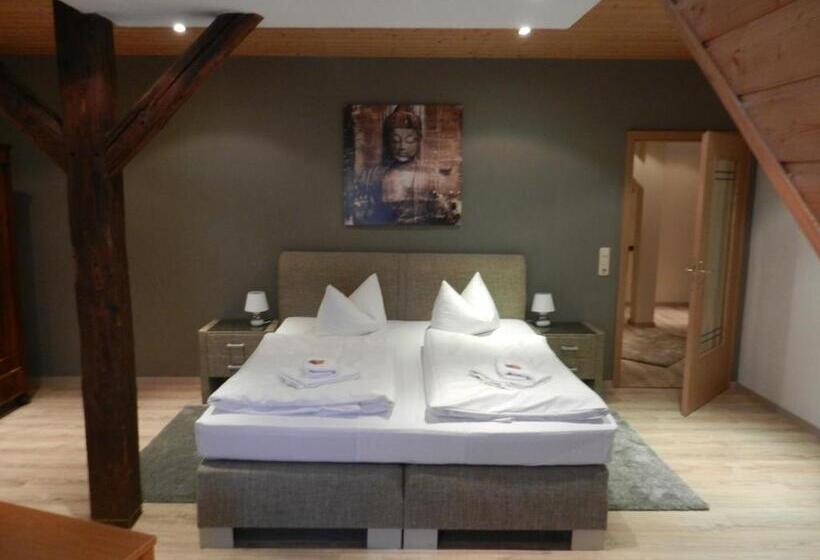 スイート, Altes Badehaus