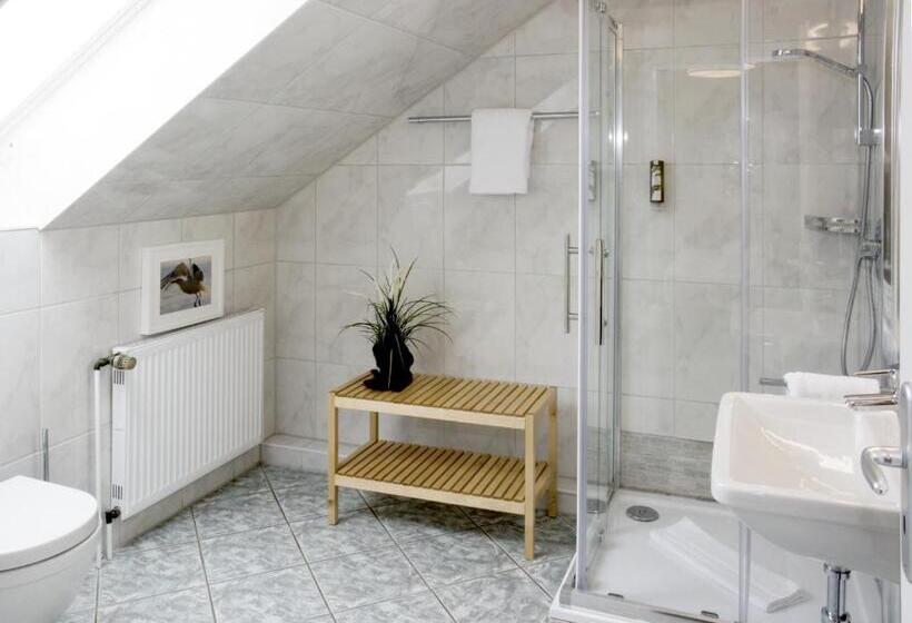 Номер Economy, Auszeit