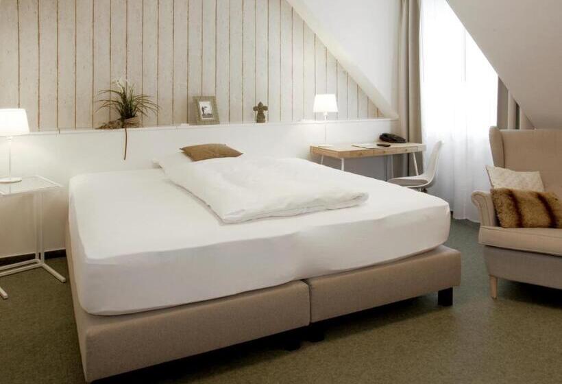 Номер Deluxe, Auszeit