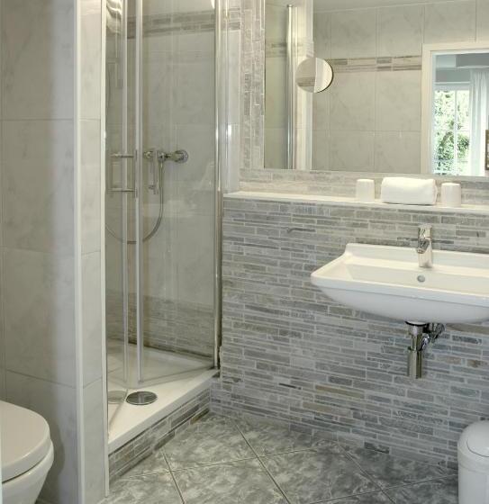 Полулюкс, Auszeit