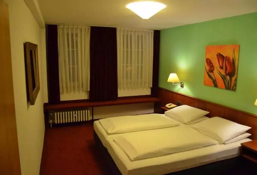 Comfort Kolmen Hengen Huone, Badischer Hof