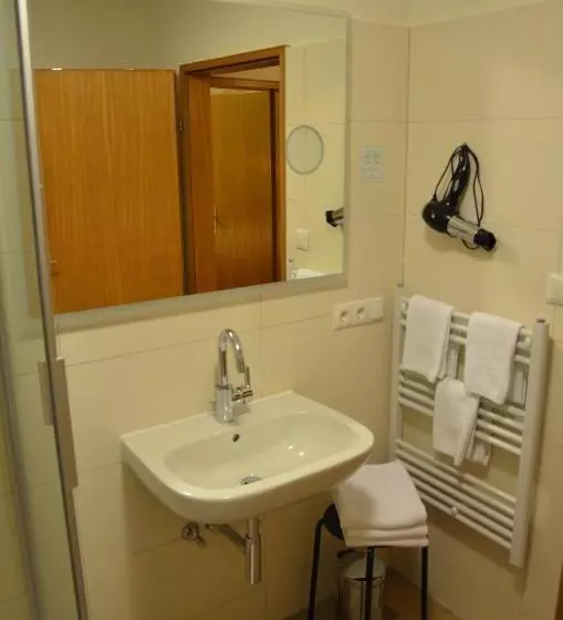 Comfort Kolmen Hengen Huone, Badischer Hof