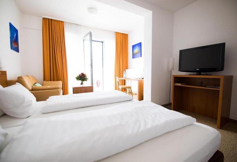 컴포트 룸, Darstein