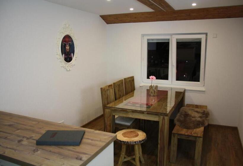 スイート（家族用）, Ferienwohnungen Rebstock