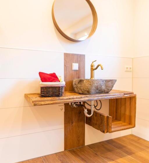 スタンダードスタジオ, Ferienwohnungen Rebstock