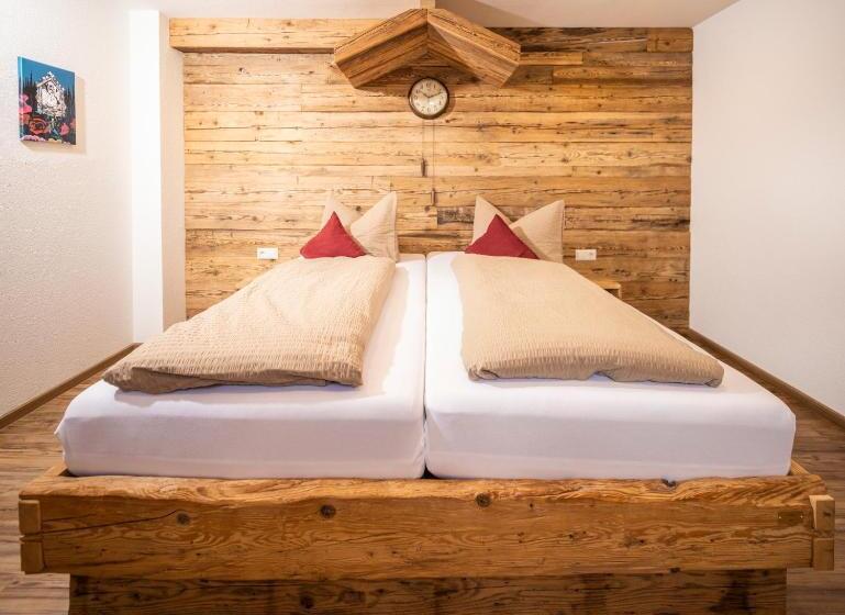 スタンダードスタジオ, Ferienwohnungen Rebstock