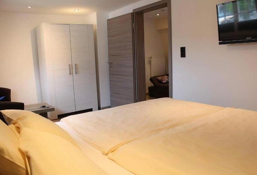 스탠다드 룸, Friedrich