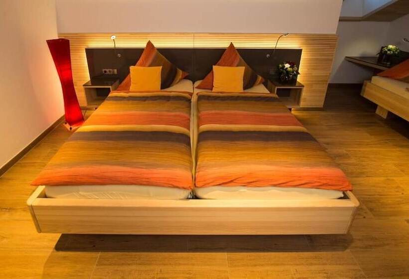 스탠다드 트리플 룸, Garni Jagerhof