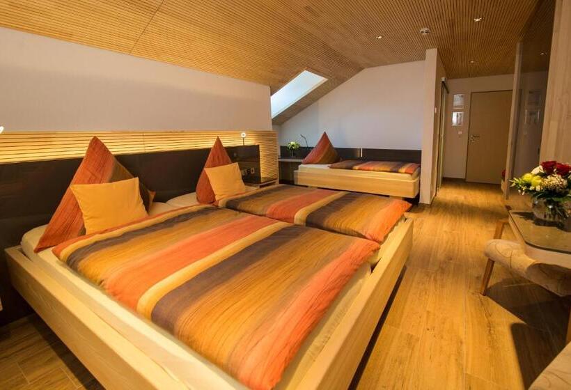 스탠다드 트리플 룸, Garni Jagerhof